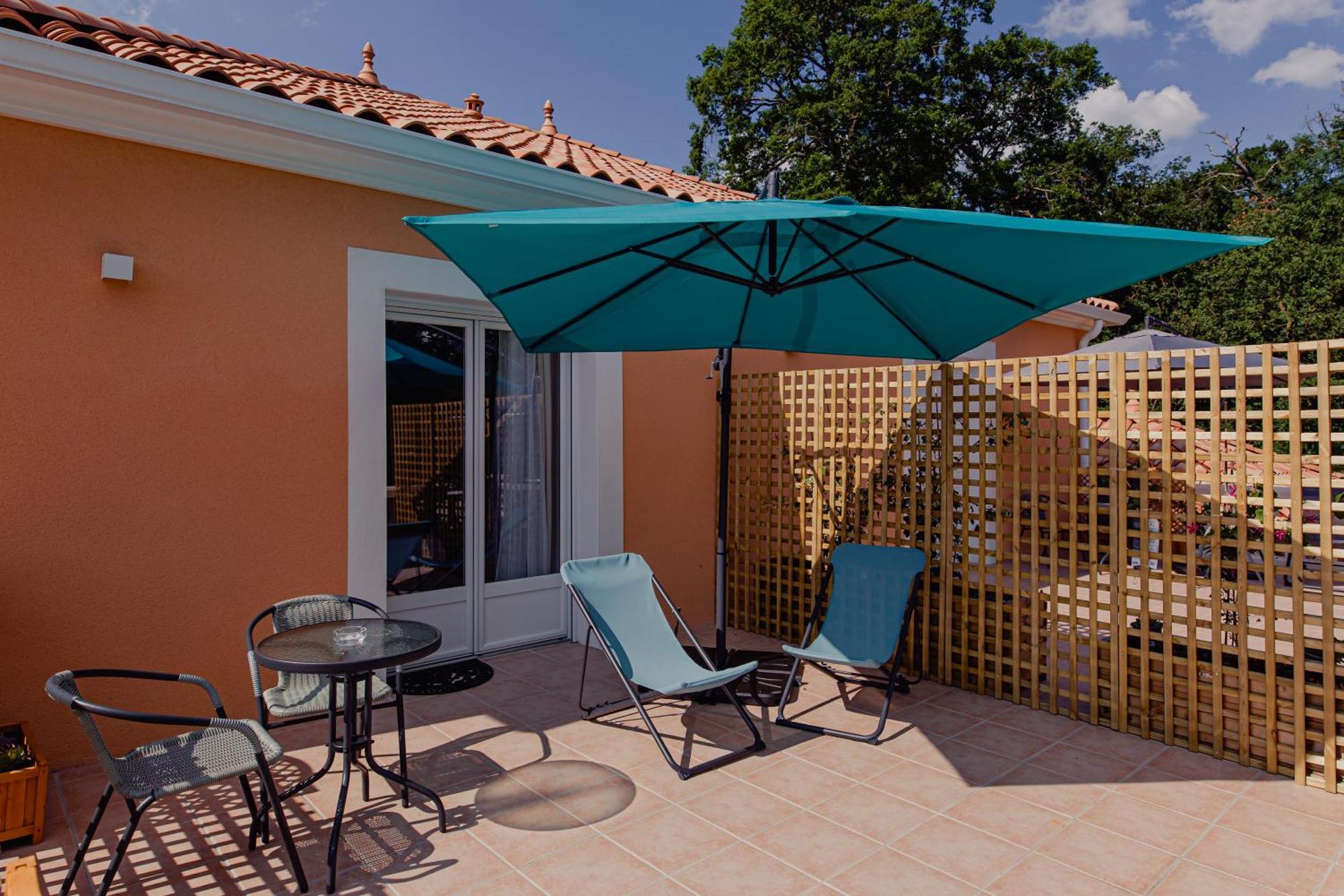Villa Des Chenes-Adult Only Saint-Doulchard Екстериор снимка