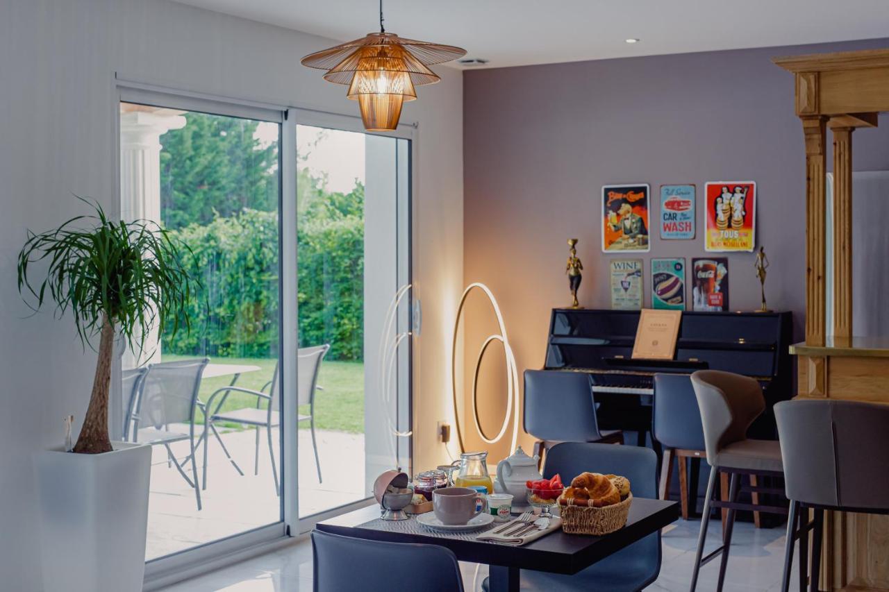 Villa Des Chenes-Adult Only Saint-Doulchard Екстериор снимка