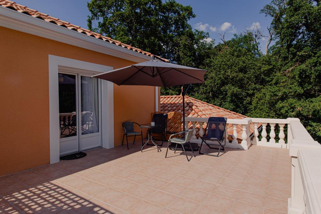Villa Des Chenes-Adult Only Saint-Doulchard Екстериор снимка